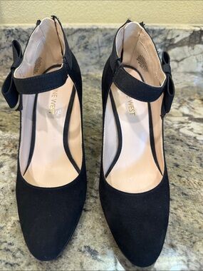 Elegant micro suede Nine West heels with side bows